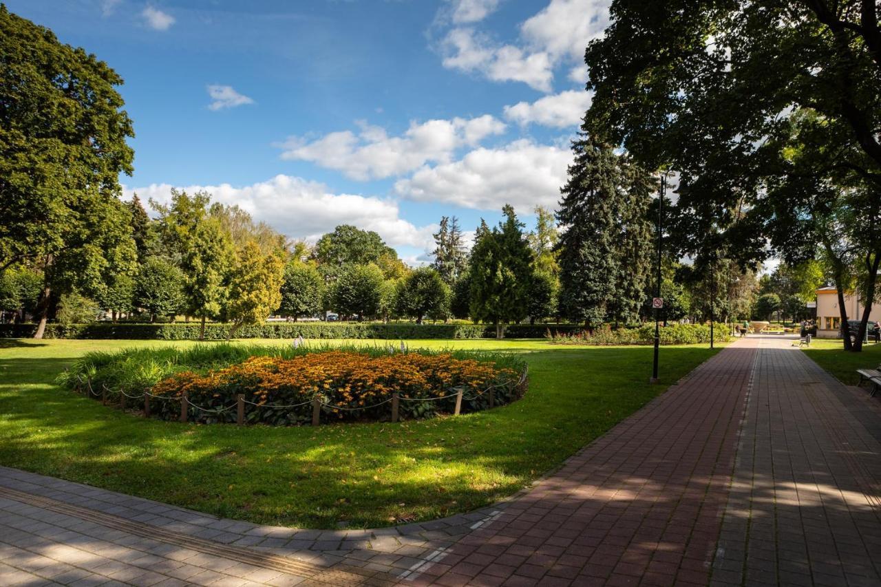 Ziedondarza Park One Bedroom Apartment With Balcony Riga Exteriör bild